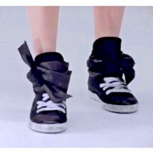 CINZIA ARAIA Leather Ankle Wrap Rabbit Ear Sneakers Rare VTG Unisex Sz 40 9.5/7